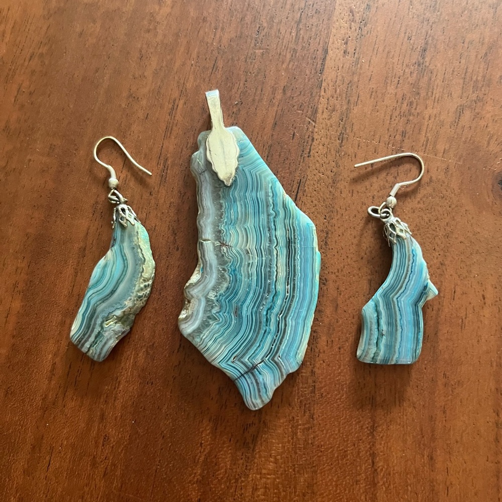 Turquoise Blue Agate Stone Necklace pendant & earrings silver hardware vintage